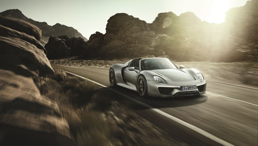 Porsche 918 Spyder nhận giải thưởng “Chiếc xe tốt nhất của năm”