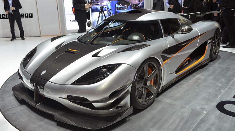 03-koenigsegg-one1-geneva-1.jpg