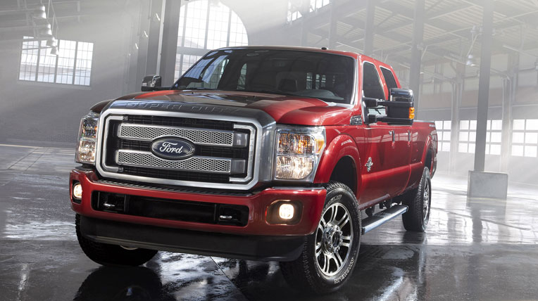 2014-ford-F-350-super-duty-grille-three-quarters-view.jpg