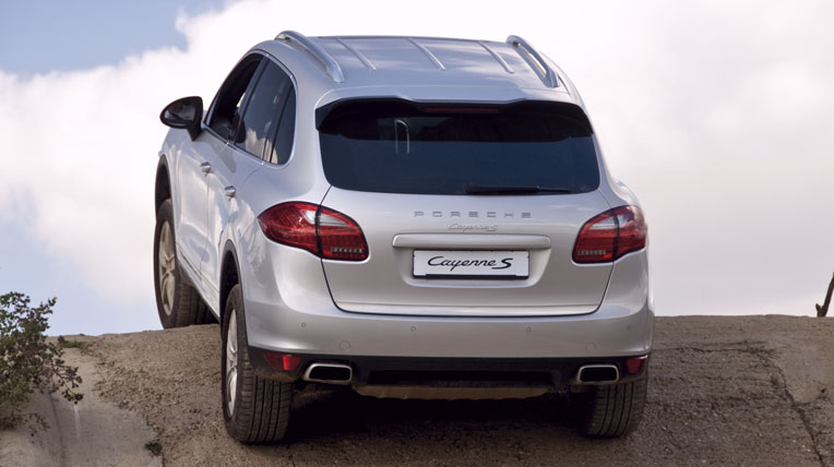 porsche-cayenne-offroad.jpg