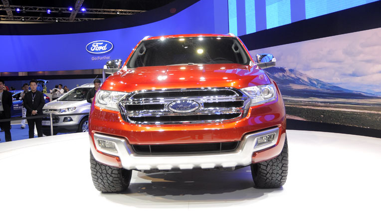Ford-Everest-Concept%20(7).jpg