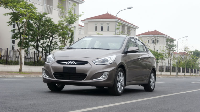 hyundai-accent%20(5).jpg