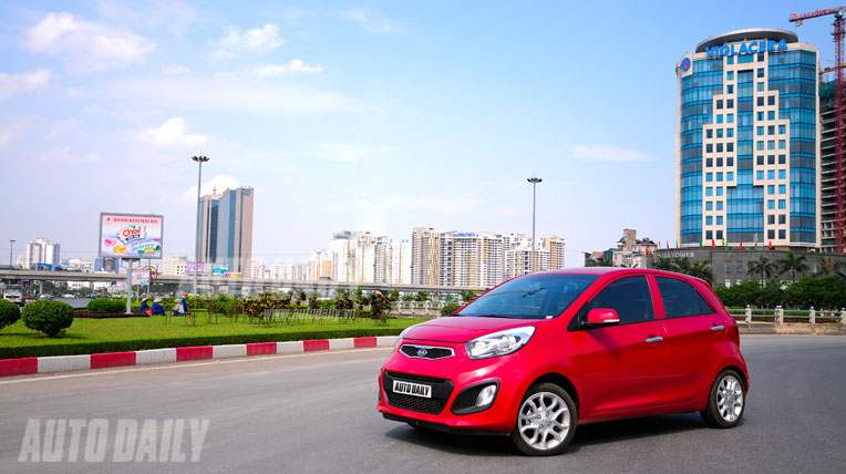 Tháng 5, mua xe Kia nhận quà giá trị