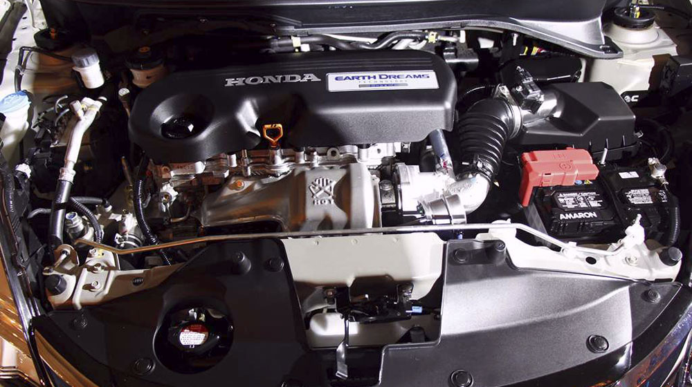 Honda-Mobilio-Engine.jpg