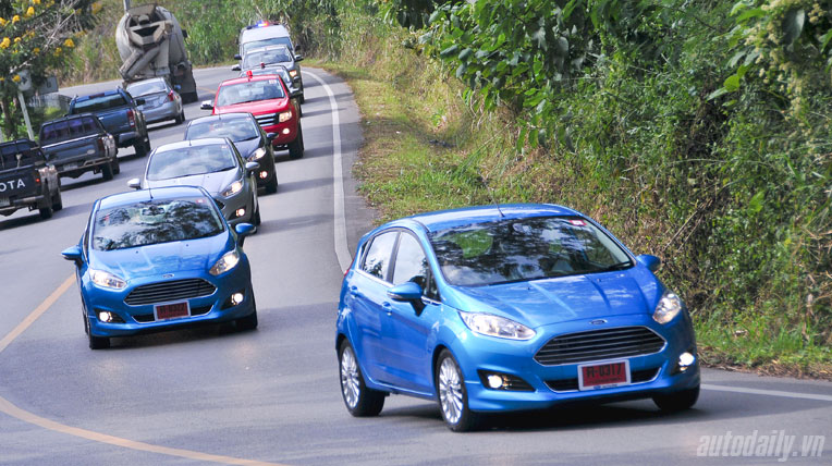 New_Ford_Fiesta_ngoaithatl-Media_Drive_2013_082-5.jpg