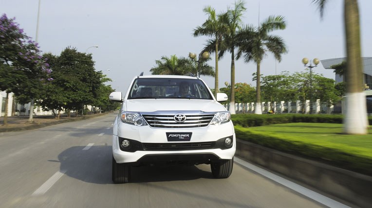 Toyota-Fortuner-TRD-(33)-2.jpg