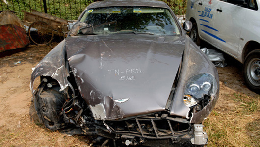 aston-martin-db9-tai-nan.jpg
