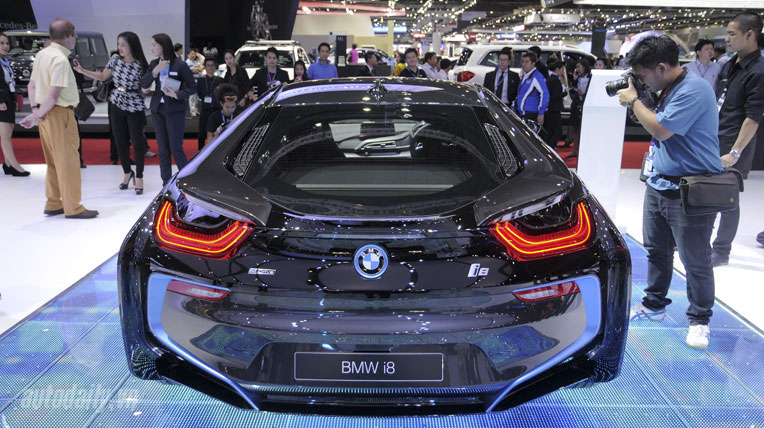 BMW nhấn mạnh những công nghệ trên i8