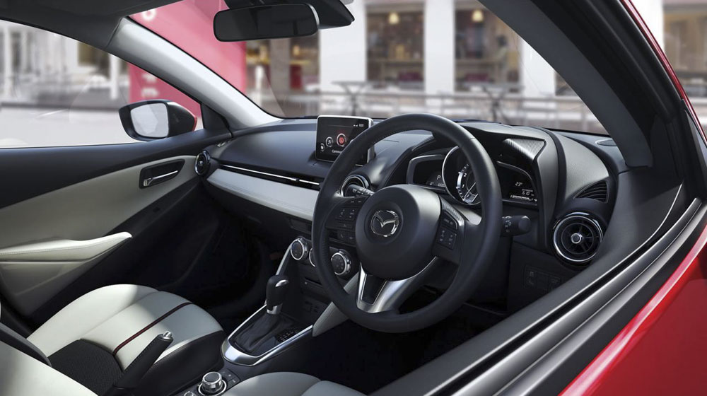 mazda2-2015%20(11).jpg