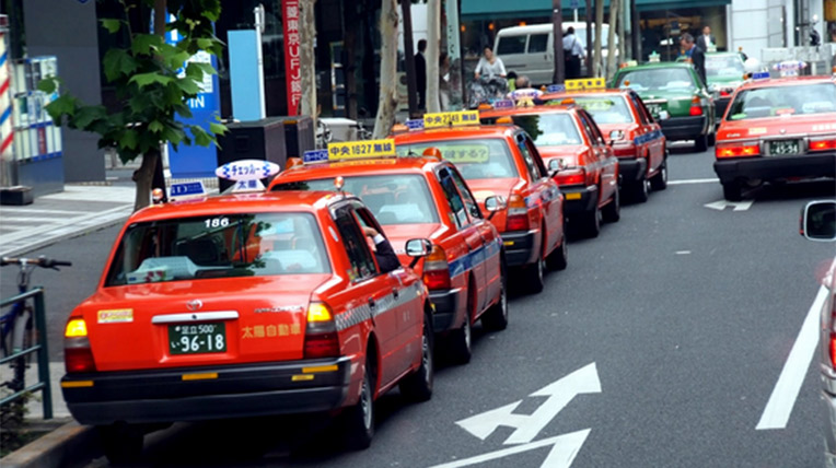 Đáng ngưỡng mộ như tài xế taxi ở Nhật Bản