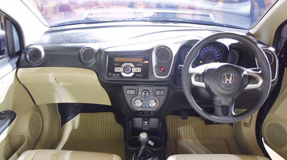 Honda-Mobilio-Launch-Dashboard.jpg