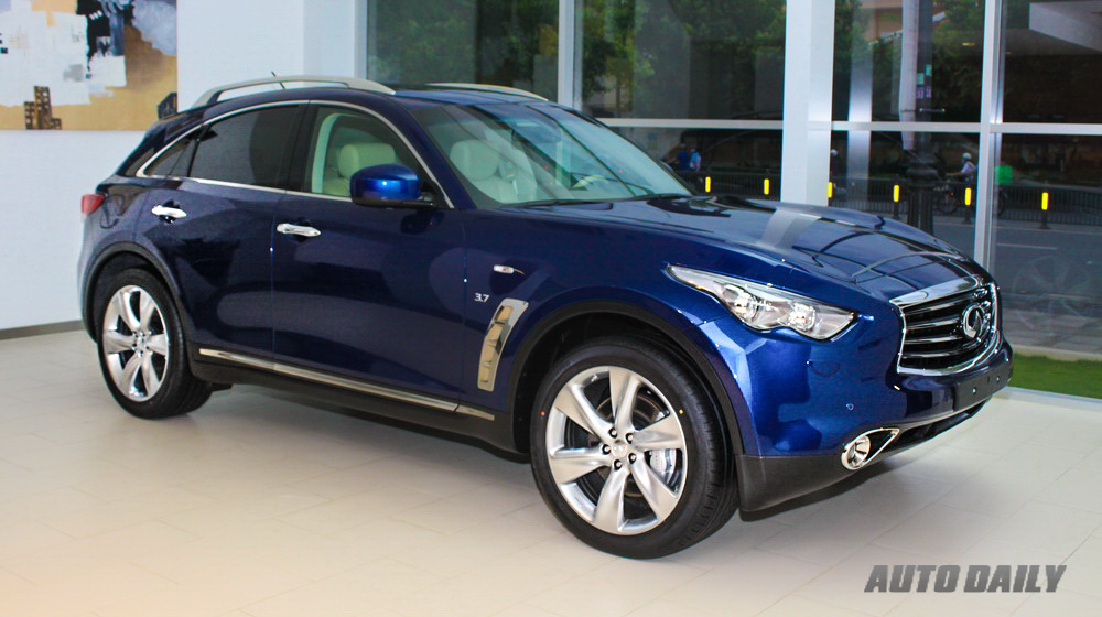 Infiniti%20QX70%20(6).jpg