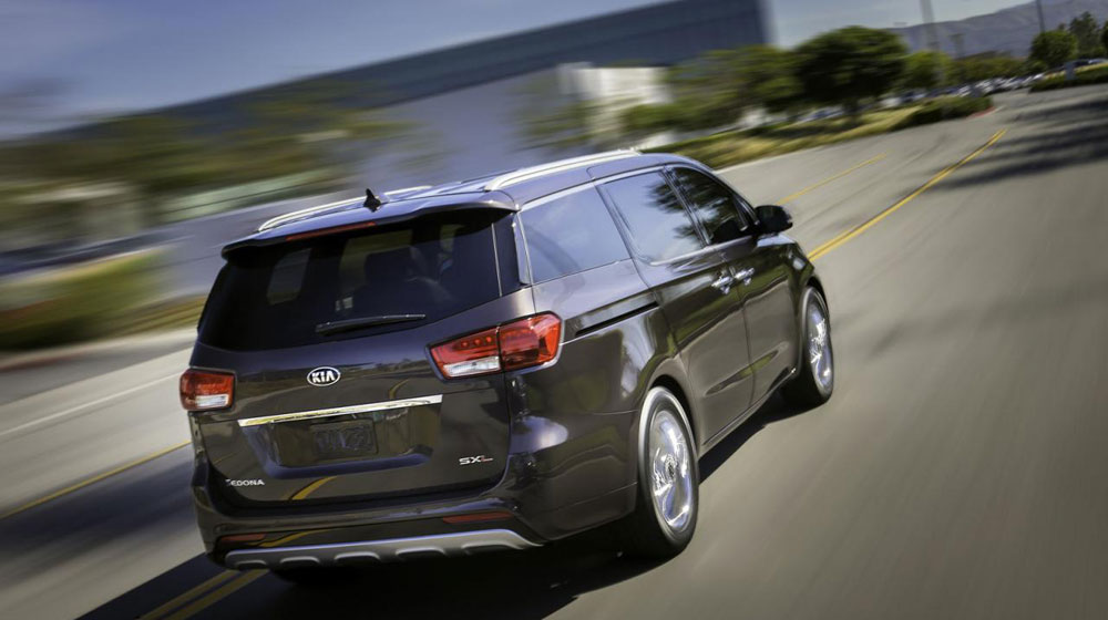 kia-sedona-2015%20(2).jpg