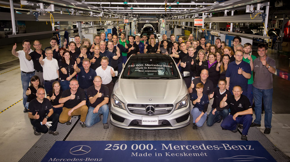 Mercedes kỷ niệm chiếc xe thứ 250.000 tại nhà máy Hungary