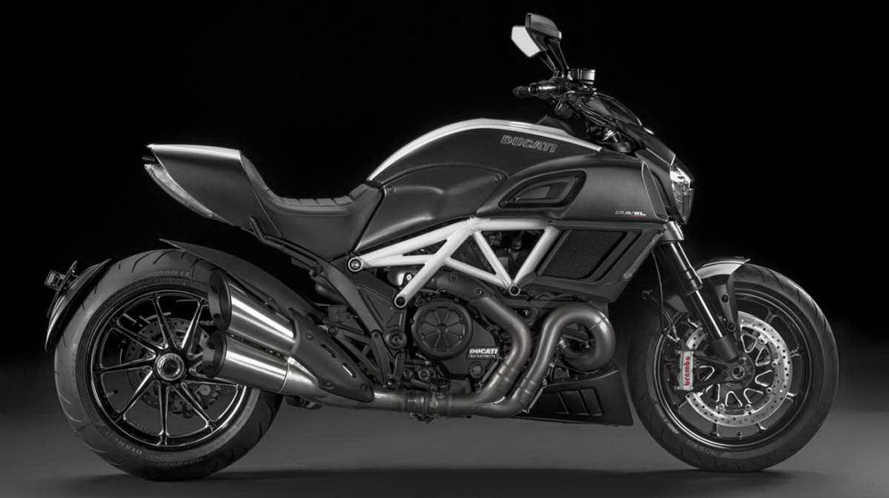 Ducati-Diavel-2015_1.jpg