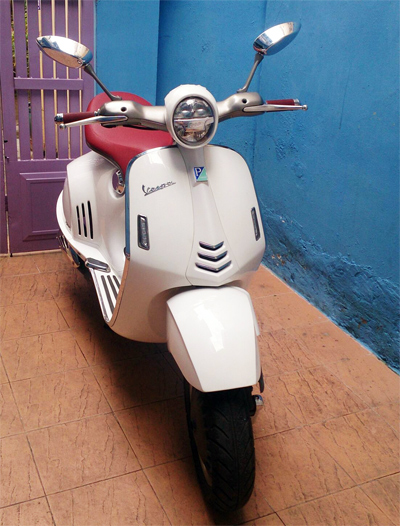 vespa-946-9-5309-1415432956.jpg