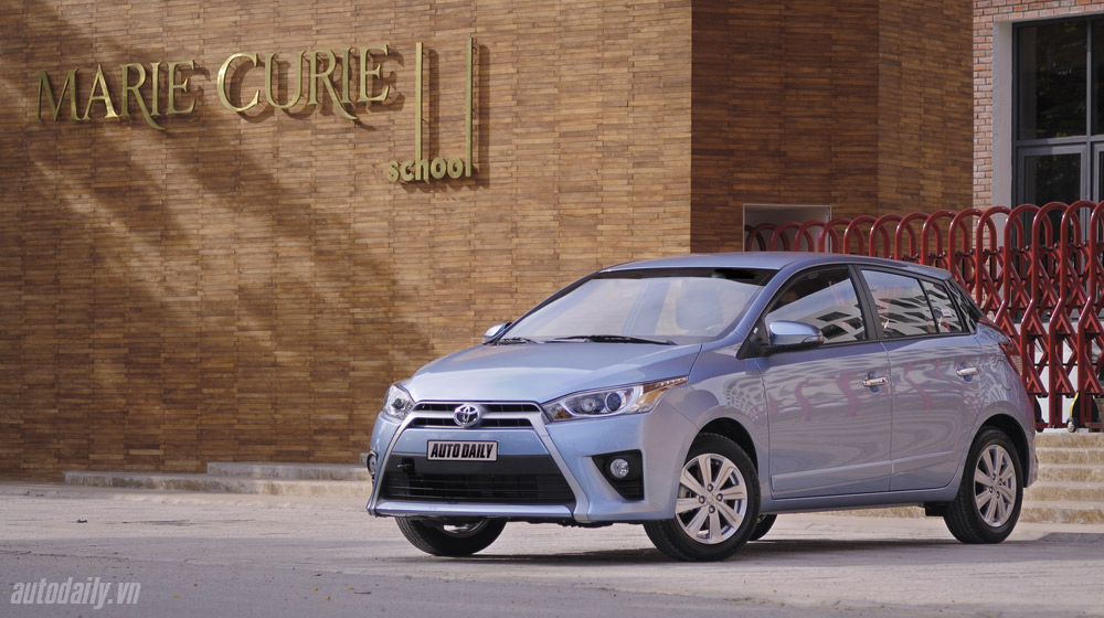 Toyota-Yaris-2014.jpg