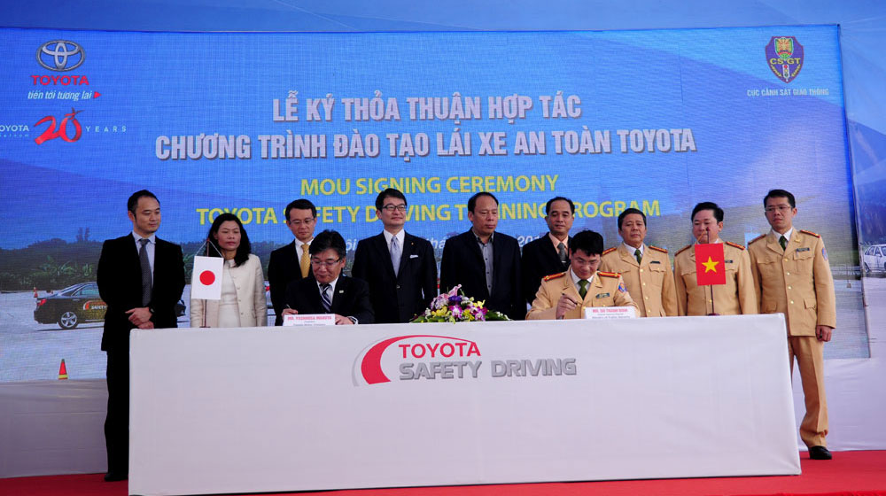 toyota-safety-driving-(4).jpg