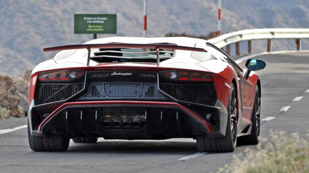 2015-lamborghini-aventador-sv-superveloce-4.jpg