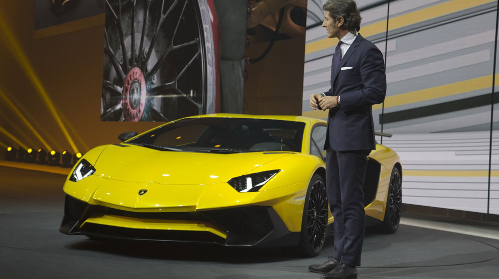 Lamborghini Aventador LP750-4 SuperVeloce có giá 366.000 USD
