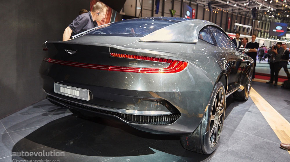aston-martin-picked-geneva-to-launch-its-electric-dbx-concept-live-photos_7-(1).jpg