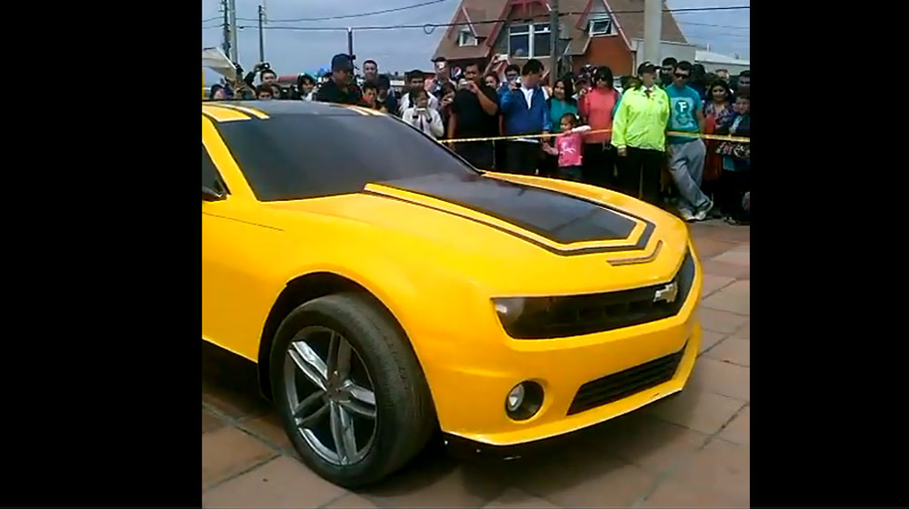 Video: Chevrolet Camaro biến hình như nhân vật Bee trong Transformer