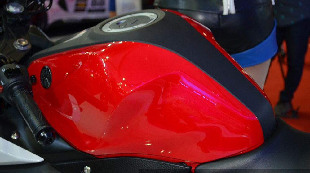 Yamaha-YZF-R3-tank-at-2015-Bangkok-Motor-Show-1024x678.jpg