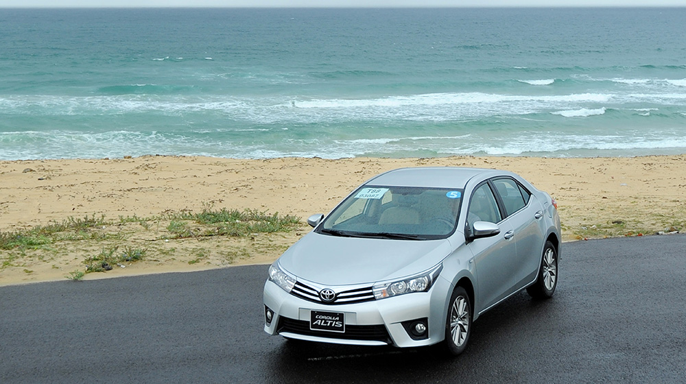 Corolla-Altis-2014-24.jpg