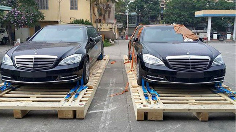 Bộ đôi limousine Mercedes chống đạn đầu tiên về Việt Nam