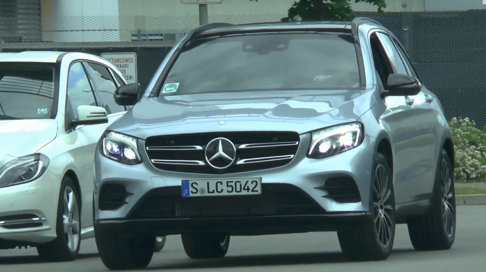 Video: Mercedes GLC "bằng xương, bằng thịt" xuất hiện trên phố