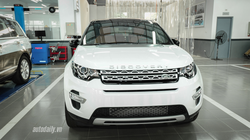 Land_Rover_Discovery_Sport_2015%20(6).jpg