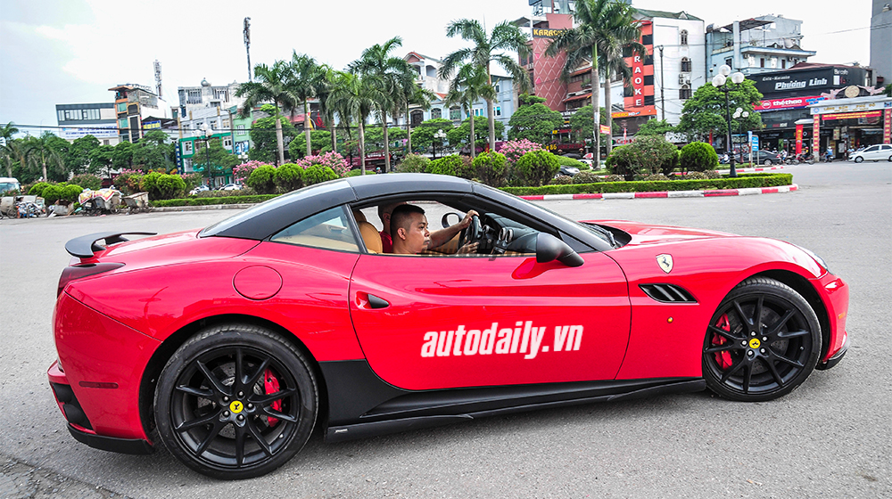 Ferrari%20California%20(2).jpg