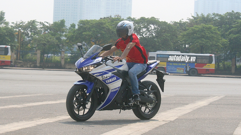 Yamaha_R25.JPG