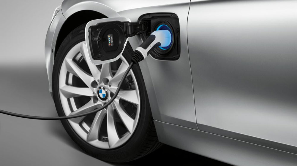 bmw-330-e-plug-in-hybrid%20(1).jpg