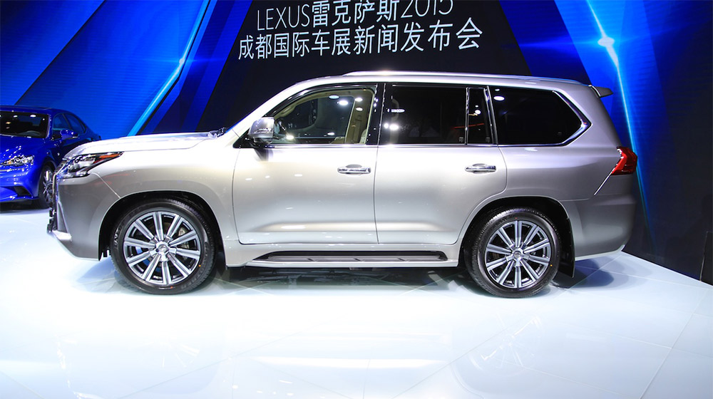 2016-Lexus-LX-570-side-at-the-2015-Chengdu-Motor-Show.jpg
