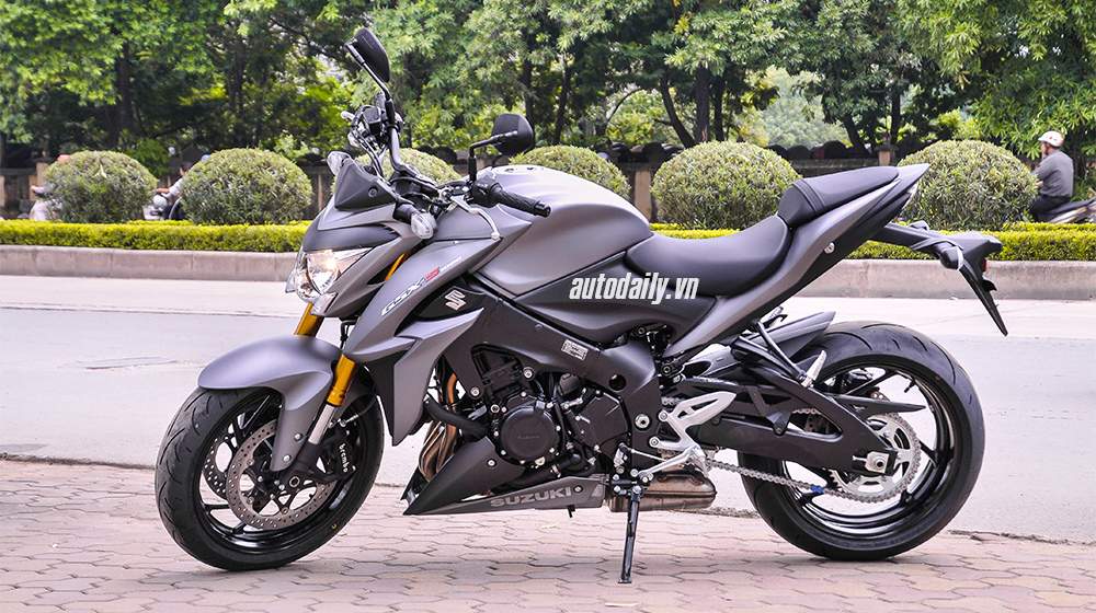 Suzuki%20GSX%20S1000%202015%203%20copy.jpg