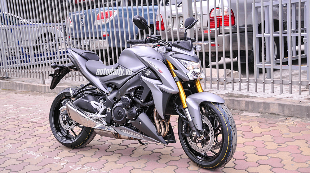 Suzuki%20GSX%20S1000%202015%209%20copy.jpg