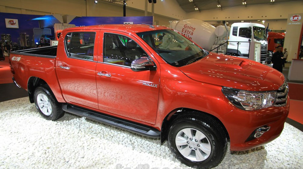 2016-Toyota-Hilux-Double-Cab.jpg