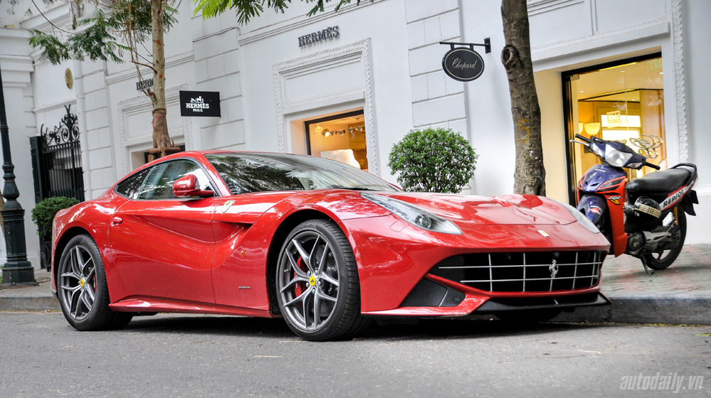 Ferrari%20F12%20%20Berlinetta%20(11).JPG