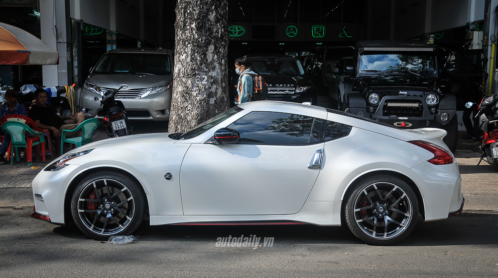 Nissan_370Z_nismp%20(2).jpg