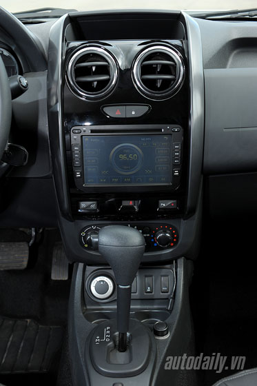 renault-duster-interior-(6).jpg