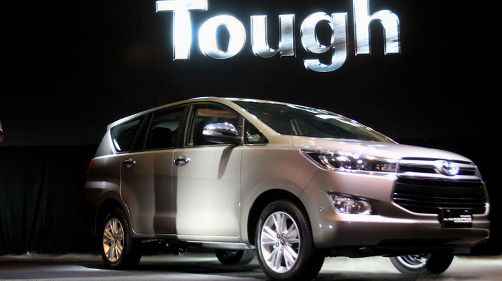 Toyota_All_new_innova_2015.jpg