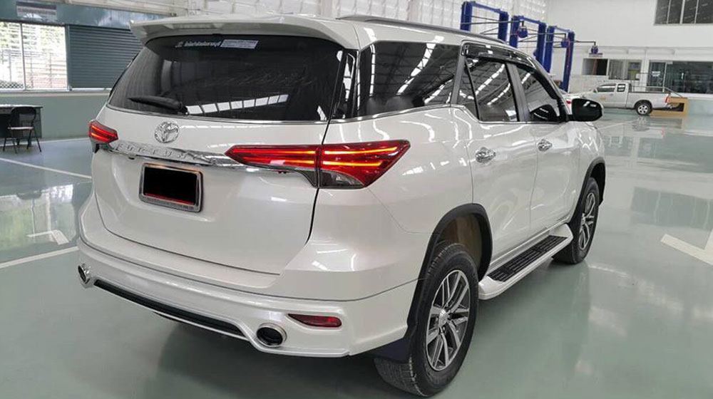 Toyota-Fortuner-Fiar-FD2-L-bodykit-white-chrome (3).jpg