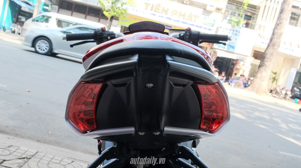 Xem chi tiết MV Agusta Dragster 800RR 2015 MV_Agusta_Dragster_800RR_2015 (14).jpg
