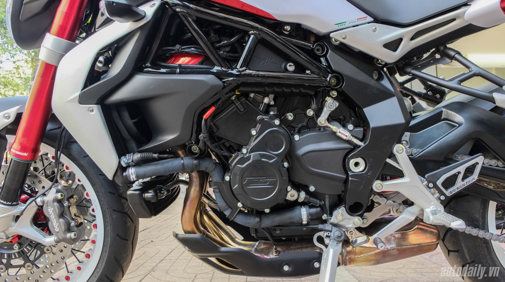 Xem chi tiết MV Agusta Dragster 800RR 2015 MV_Agusta_Dragster_800RR_2015 (20).jpg