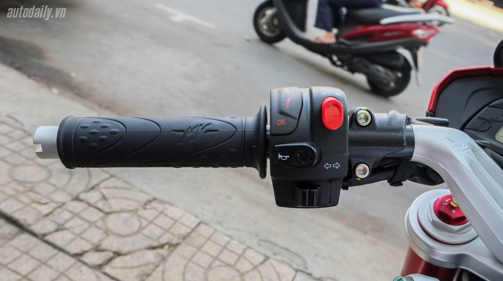 Xem chi tiết MV Agusta Dragster 800RR 2015 MV_Agusta_Dragster_800RR_2015 (23).jpg