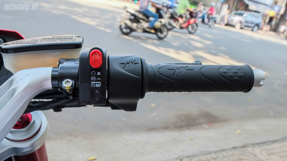 Xem chi tiết MV Agusta Dragster 800RR 2015 MV_Agusta_Dragster_800RR_2015 (24).jpg