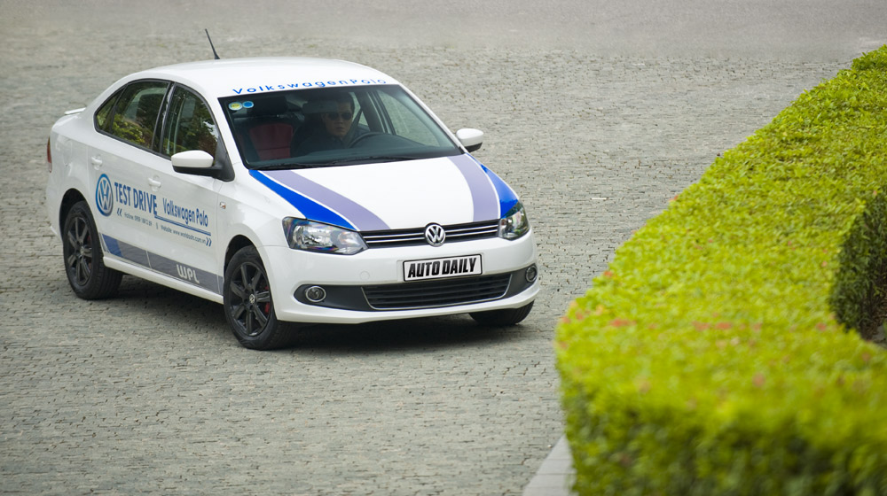 Volkswagen-Polo-Sedan-Test-Drive%20%282%29.jpg
