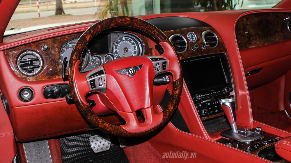 Bentley GTC 2012 (16).JPG