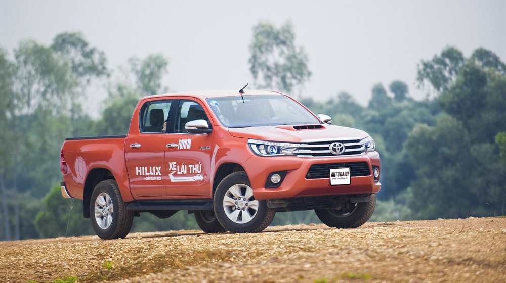 Toyota%20Hilux%20test%20(7).jpg